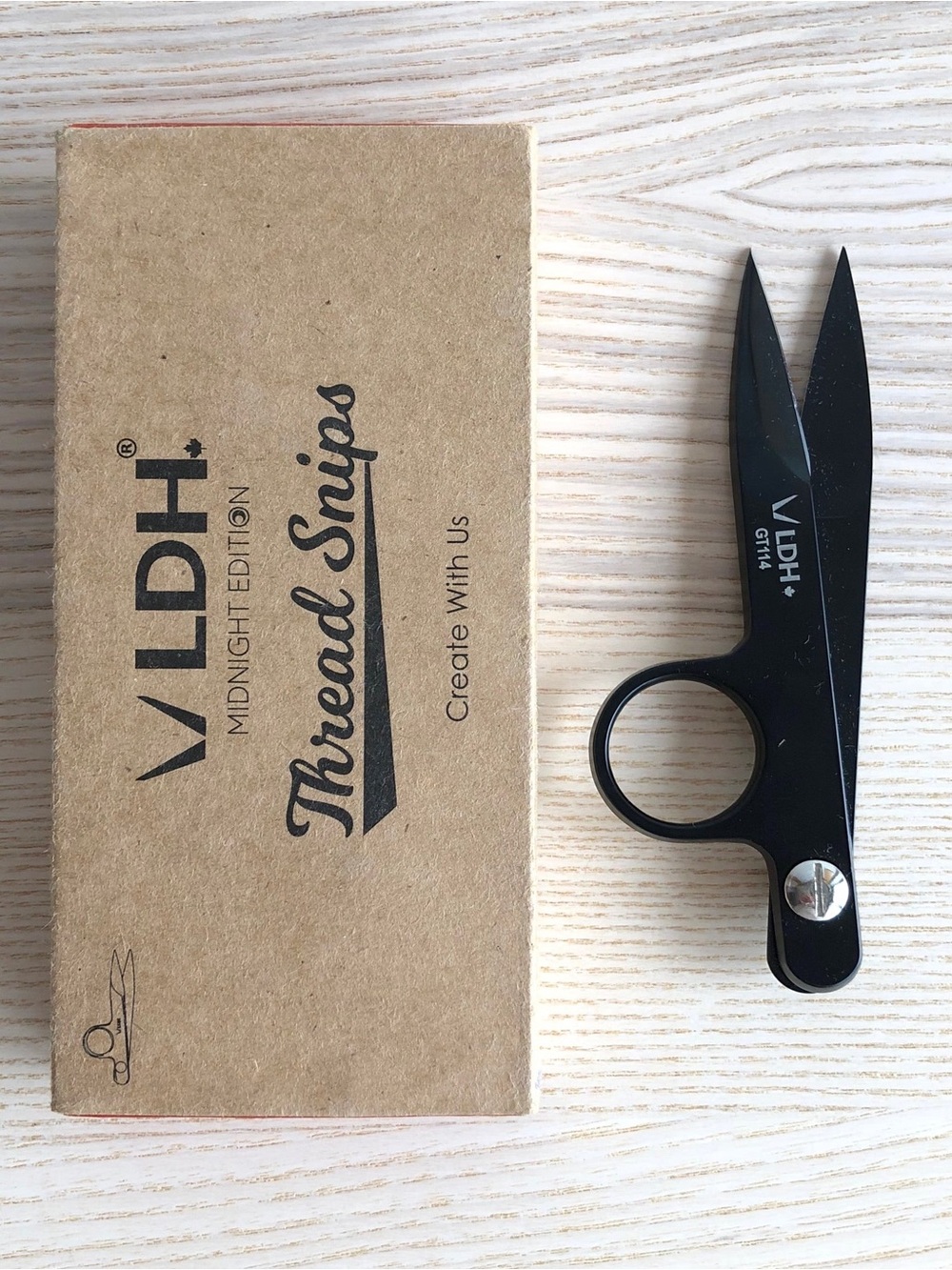 LDH Thread Snips with Red Cap - Picture 2 of 2